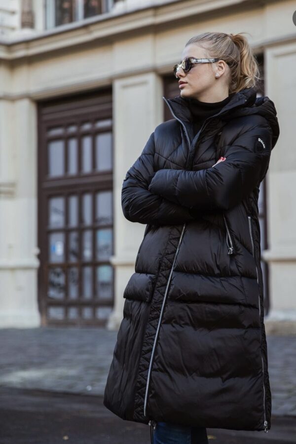 Dámska zimná bunda Blauer so strieborným zipsom. Diverso talianska móda ponúka Blauer bundy dámske skladom.